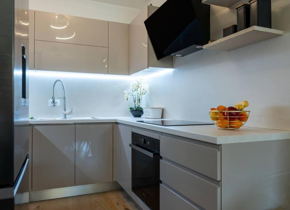 Capsula Luxury Apartment Umag Exterior foto