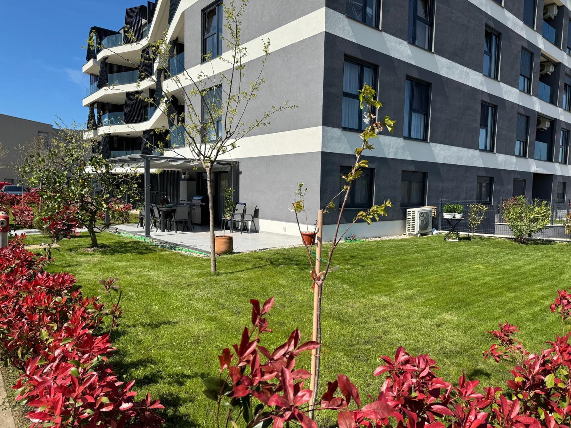 Capsula Luxury Apartment Umag Exterior foto